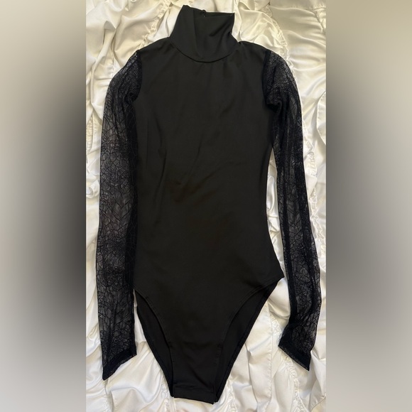 Disturbia Sheer Spiderweb Lace Black Bodysuit Women’s Size 2 - Picture 3 of 11